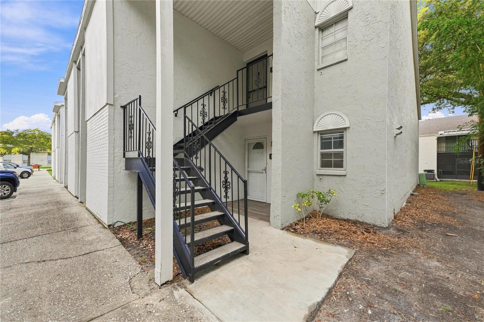 3807 N OAK DRIVE D41