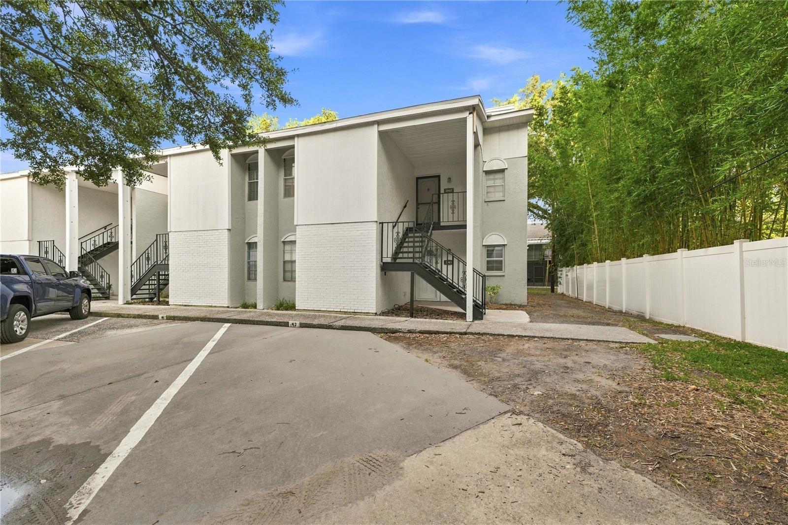 3807 N OAK DRIVE D41