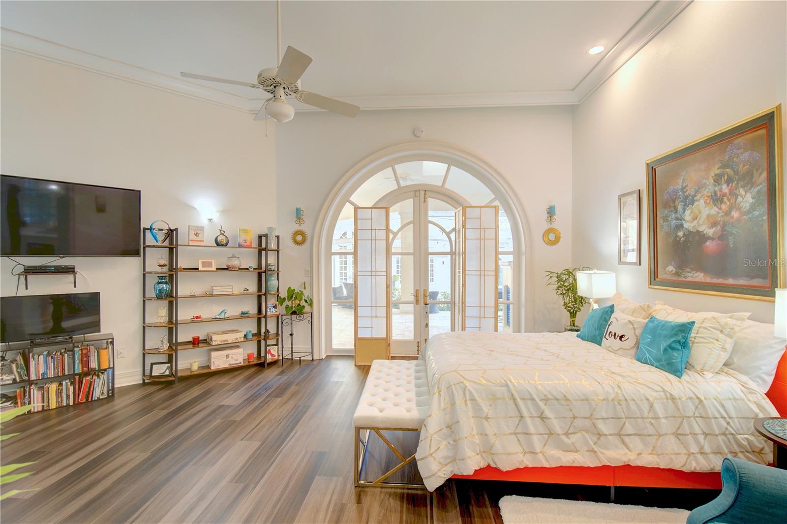 CHESTNUT HILL - Residential