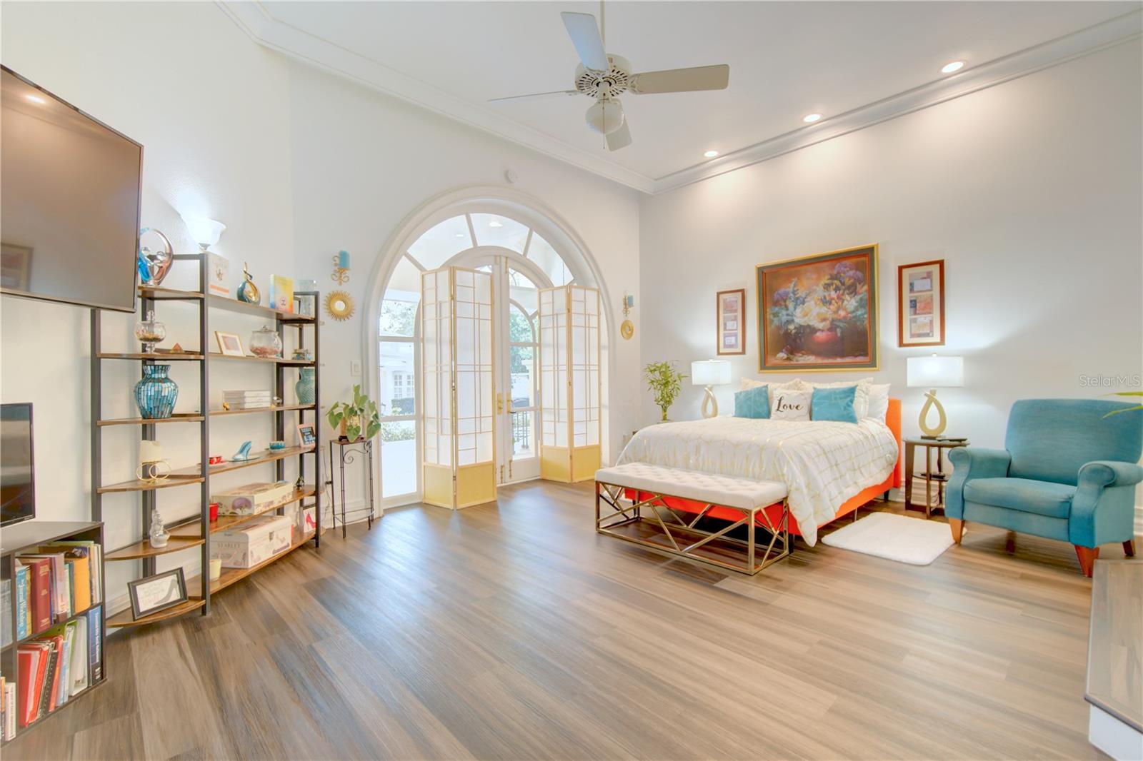 CHESTNUT HILL - Residential