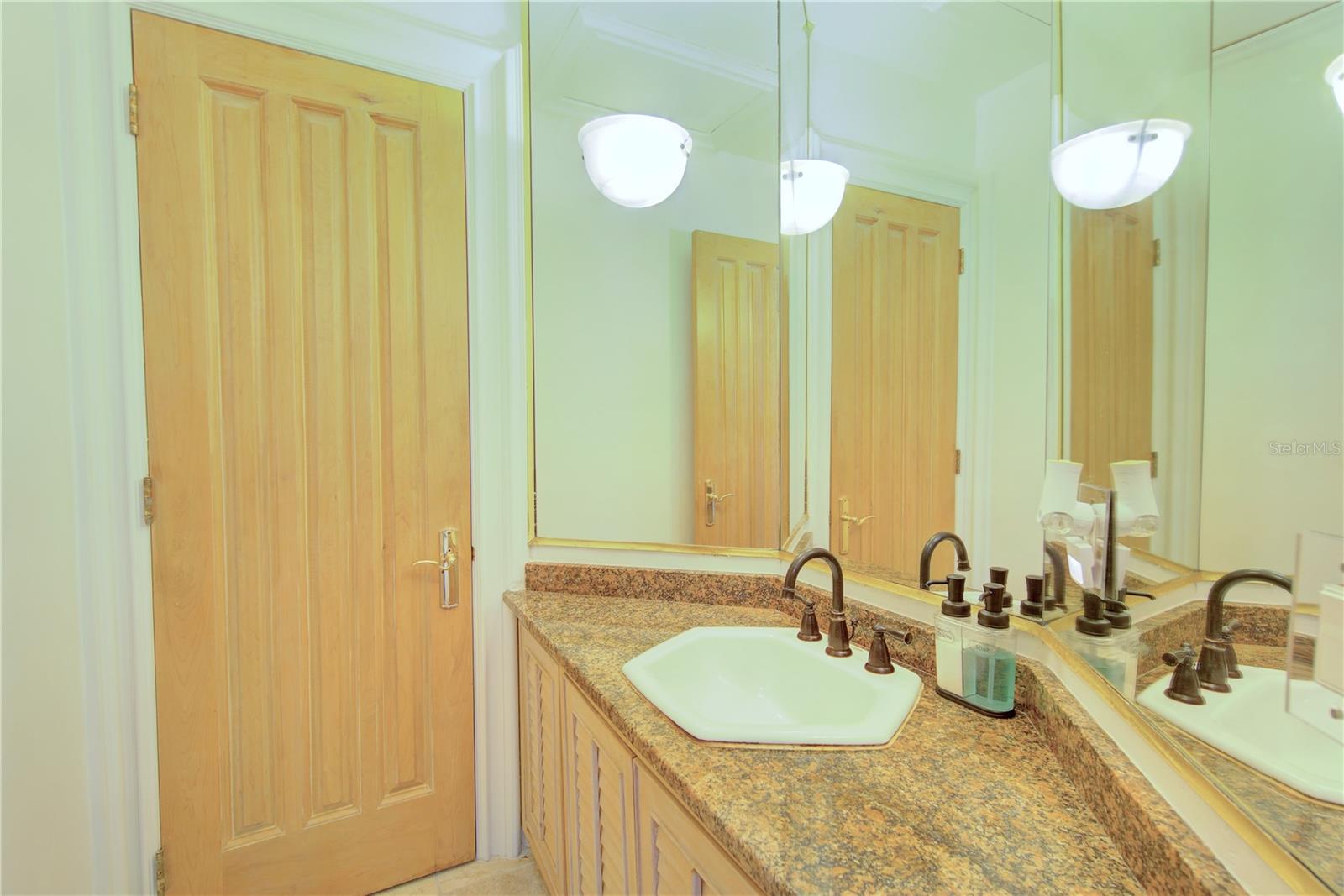 CHESTNUT HILL - Residential