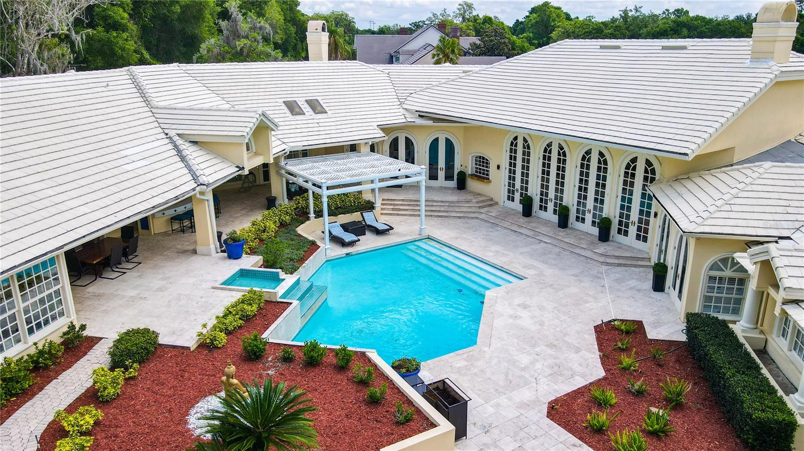 CHESTNUT HILL - Residential