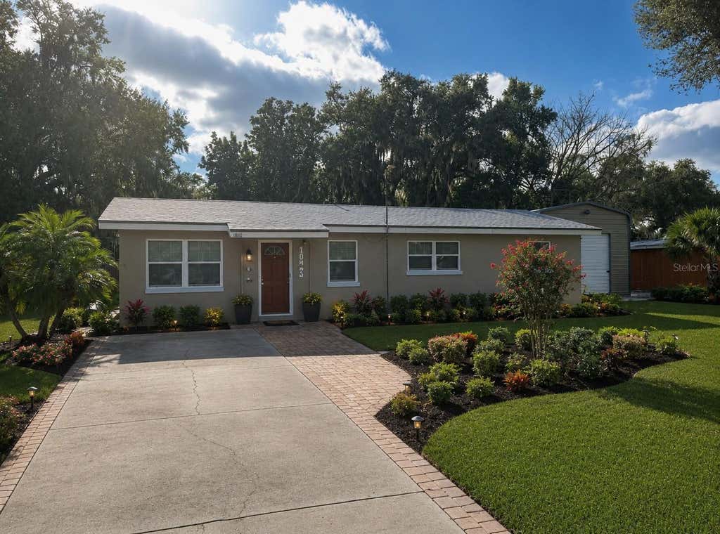 Photo of 1163 Lake Drive, Waverly, FL 33877 (MLS # P4937427)