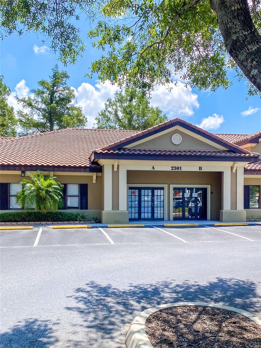 Beautiful, clean 3,000 +/- SF Office Space on a corner lot for lease near HCA Florida Blake Hospital. Located by G.T. Bray Park and just off 59th Street West between Manatee Avenue West and Cortez Road. This location is perfect for a medical or professional tenant wanting quick and easy access to west Bradenton and the gulf beach communities.
Very attractive building features beautiful landscaping with windows lining the front for natural light. The available space boasts a built in reception area with wrap around desk, two restrooms, kitchen , as well multiple offices/exam rooms and a large conference room.
Available space on pylon signage and ample shared parking available. Join the many current medical and professional tenants in this Blake Hospital District today!