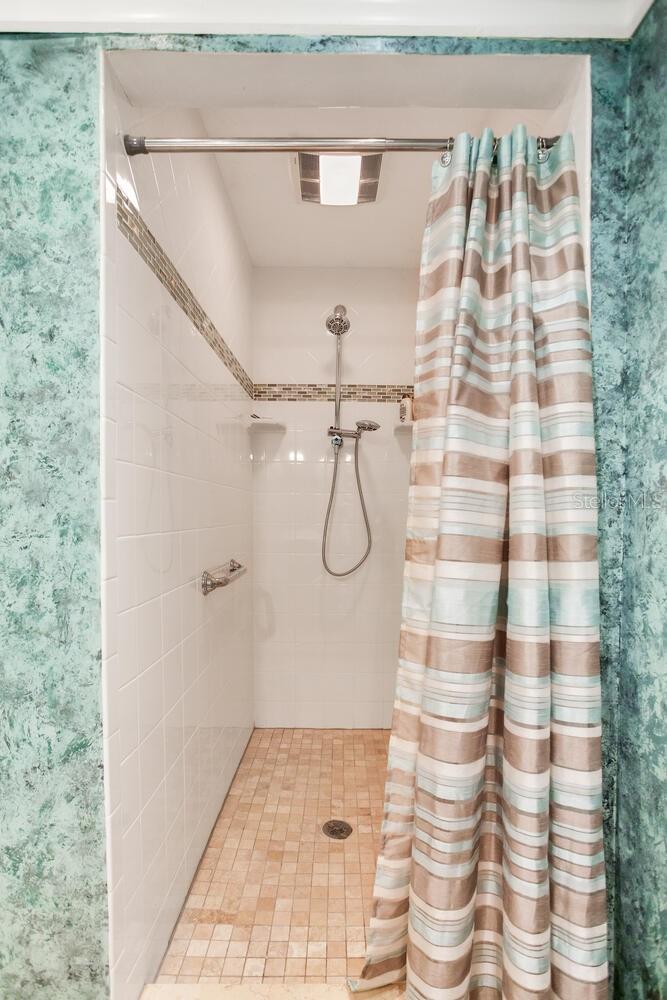 CHICAGO AVE SUB - Residential