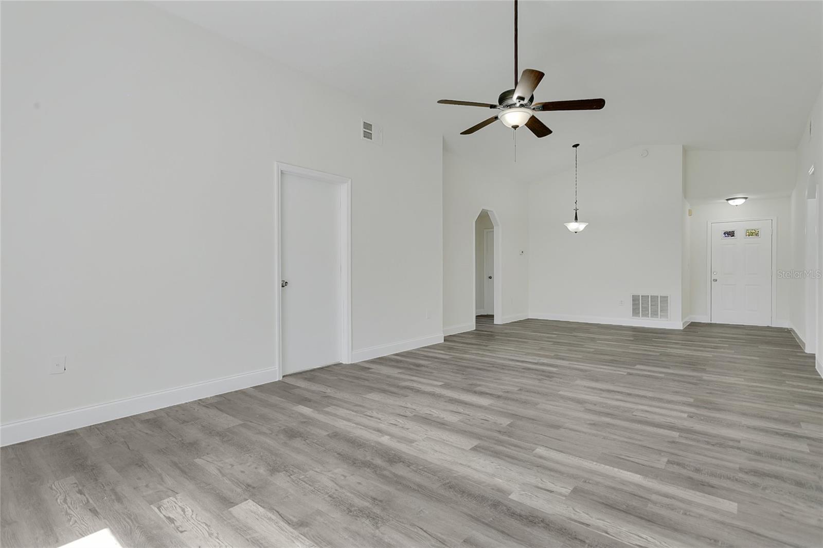 1406 SEAN COURT