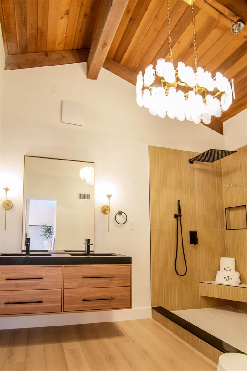 WEYBRIDGE WOODS - Residential