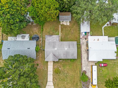 A home in WINTER HAVEN