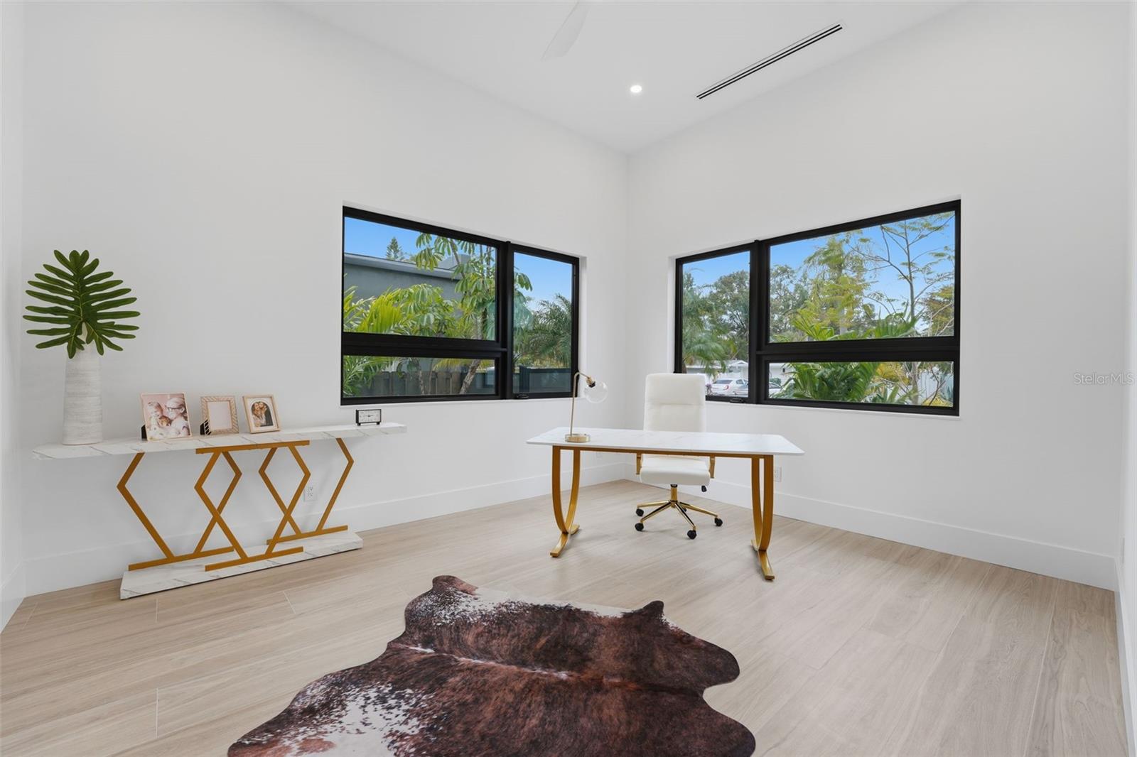 SINGLETARYS SUB - Residential