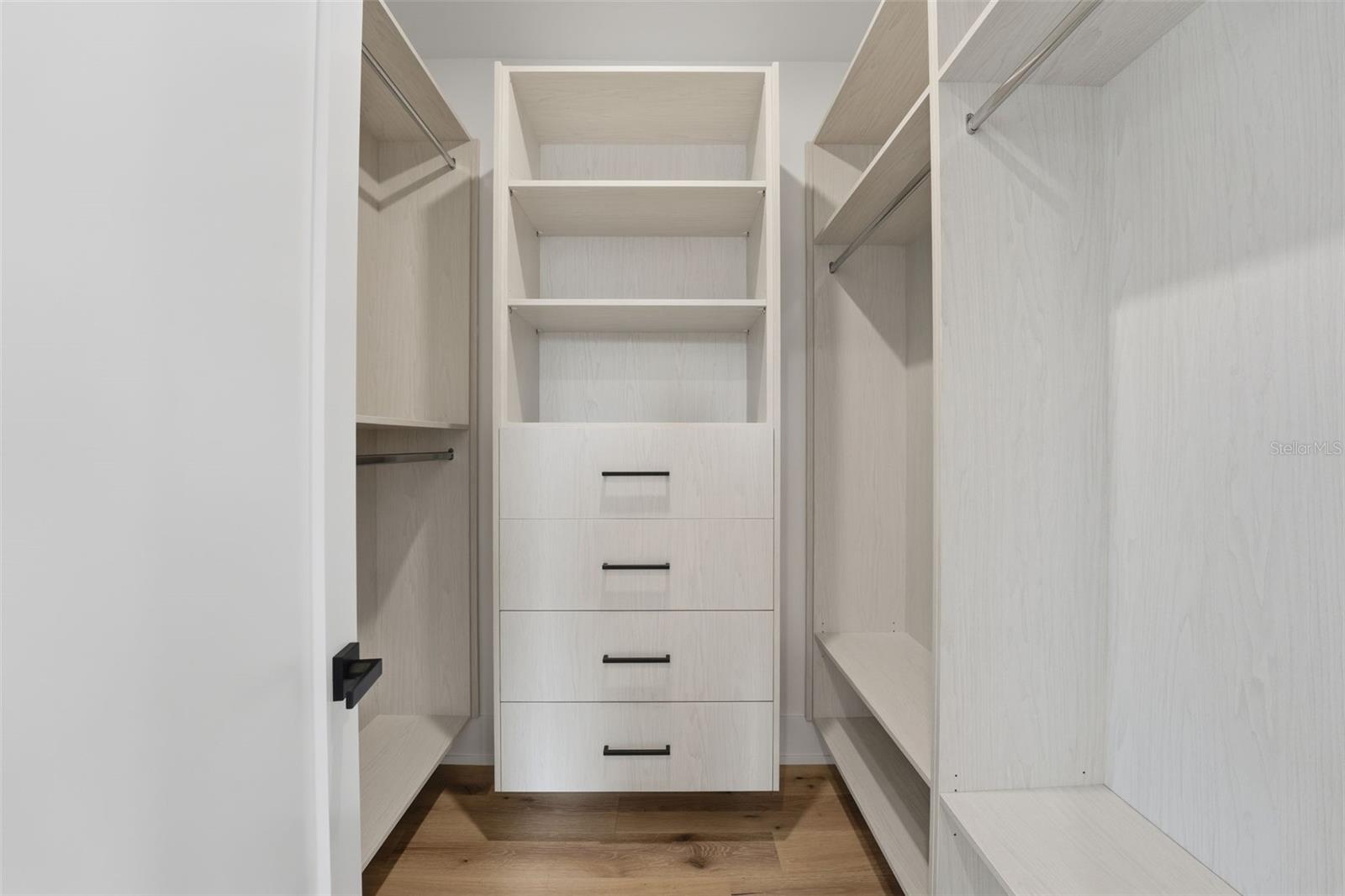 SINGLETARYS SUB - Residential