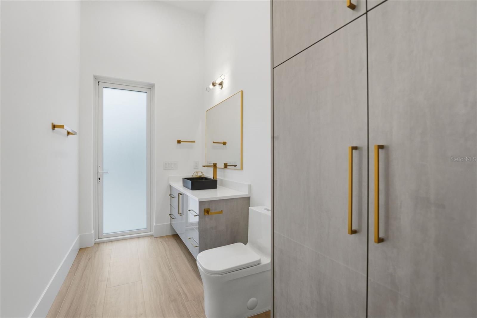 SINGLETARYS SUB - Residential