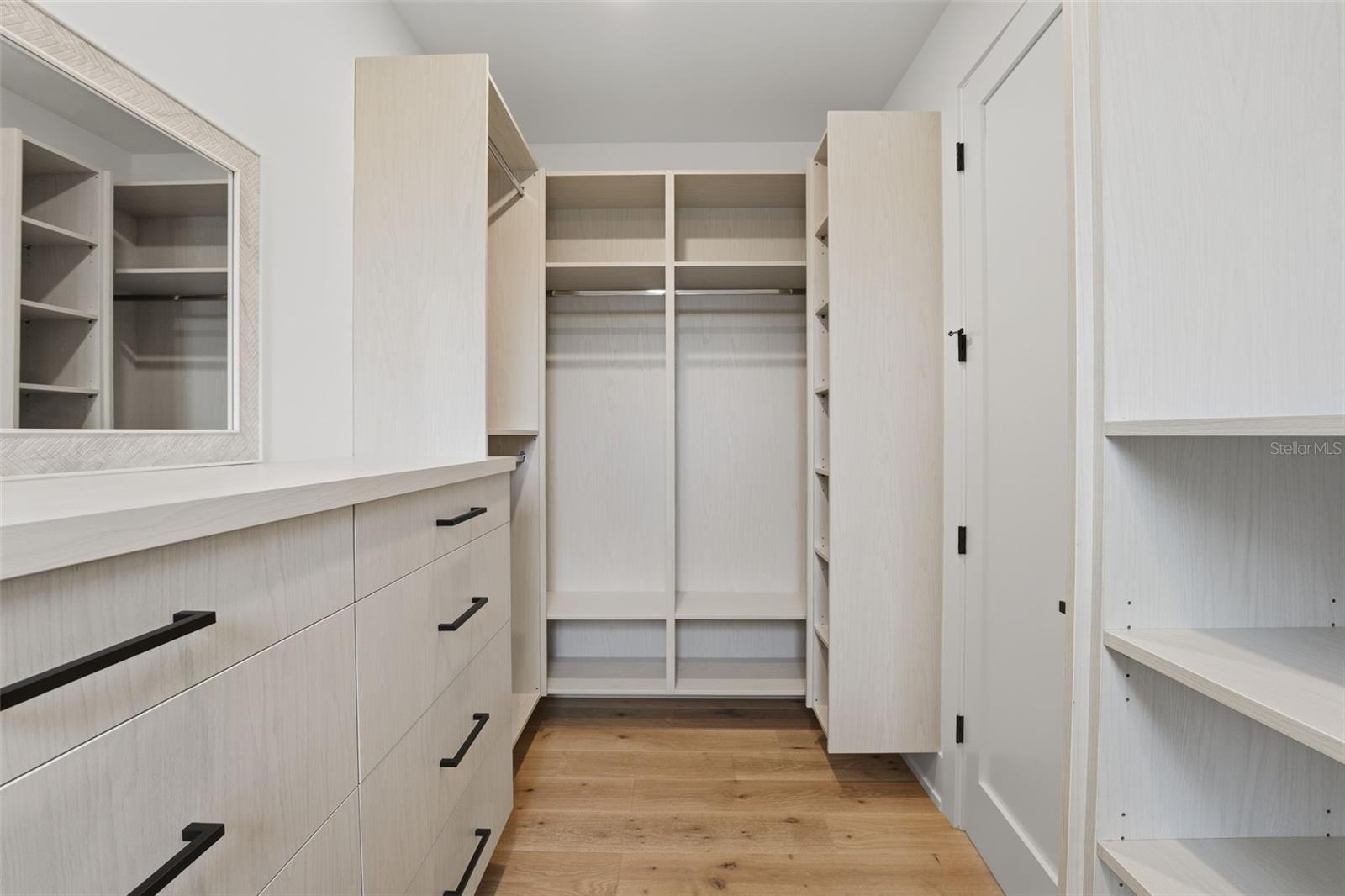 SINGLETARYS SUB - Residential