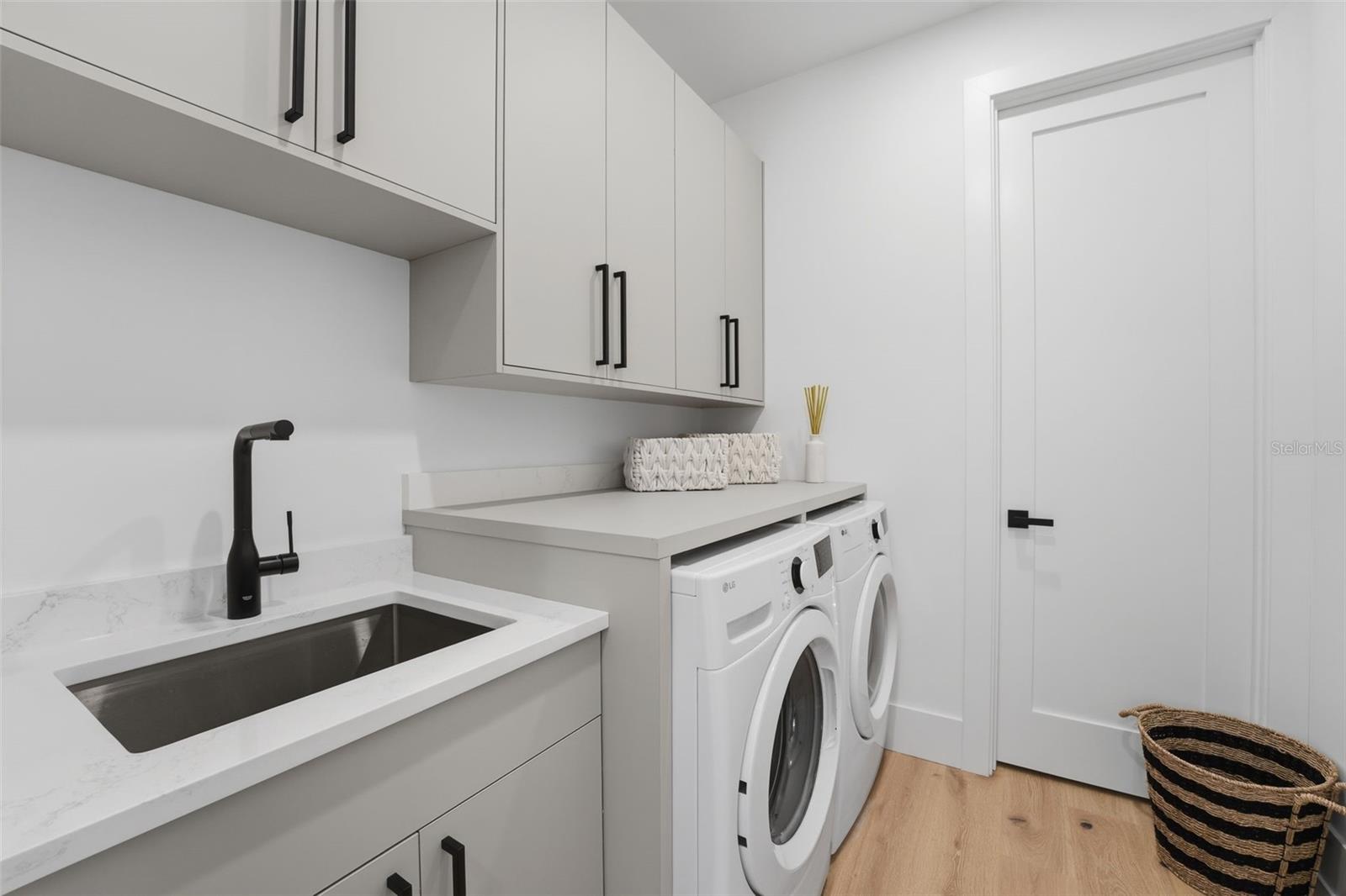 SINGLETARYS SUB - Residential