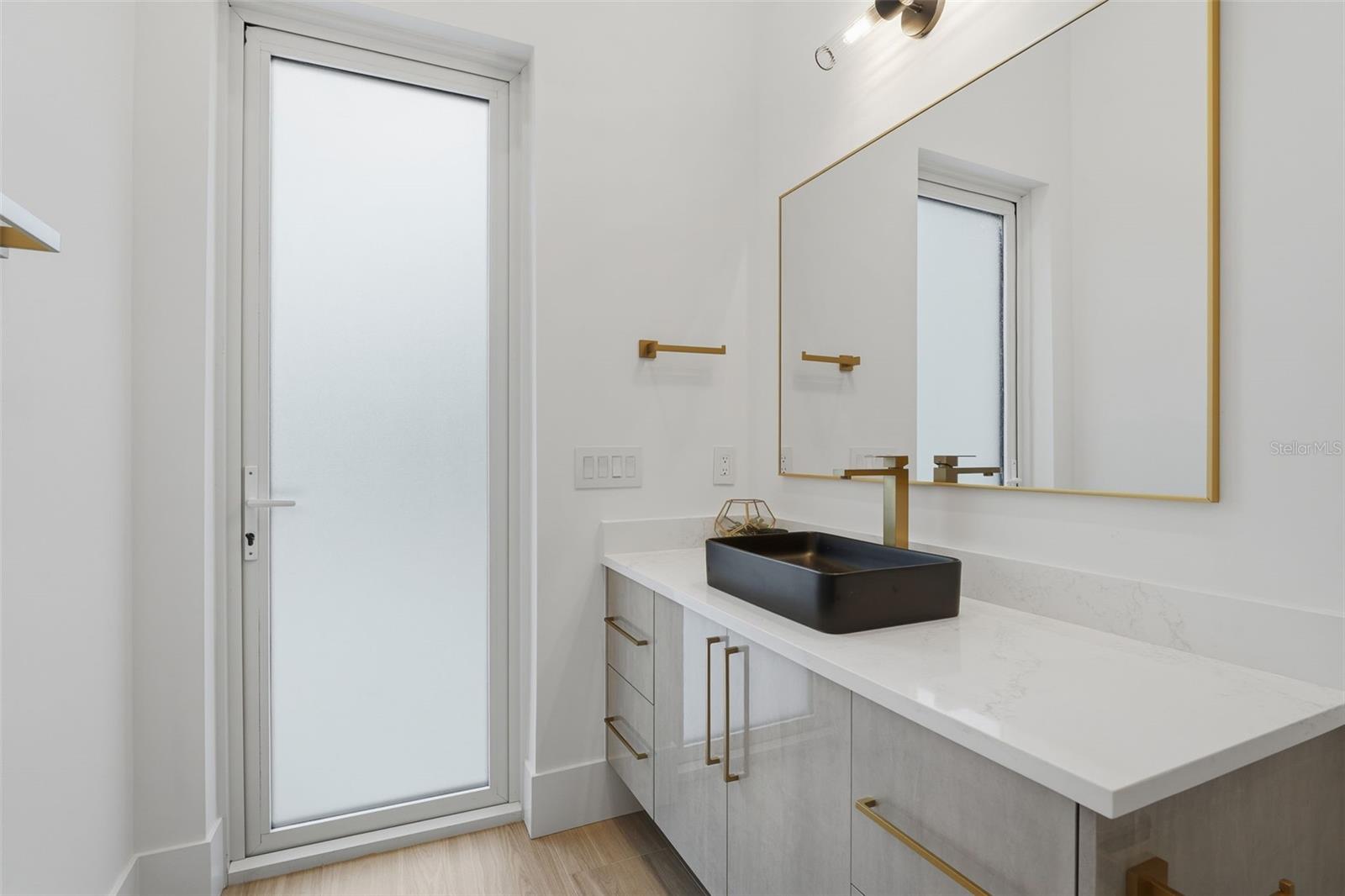 SINGLETARYS SUB - Residential