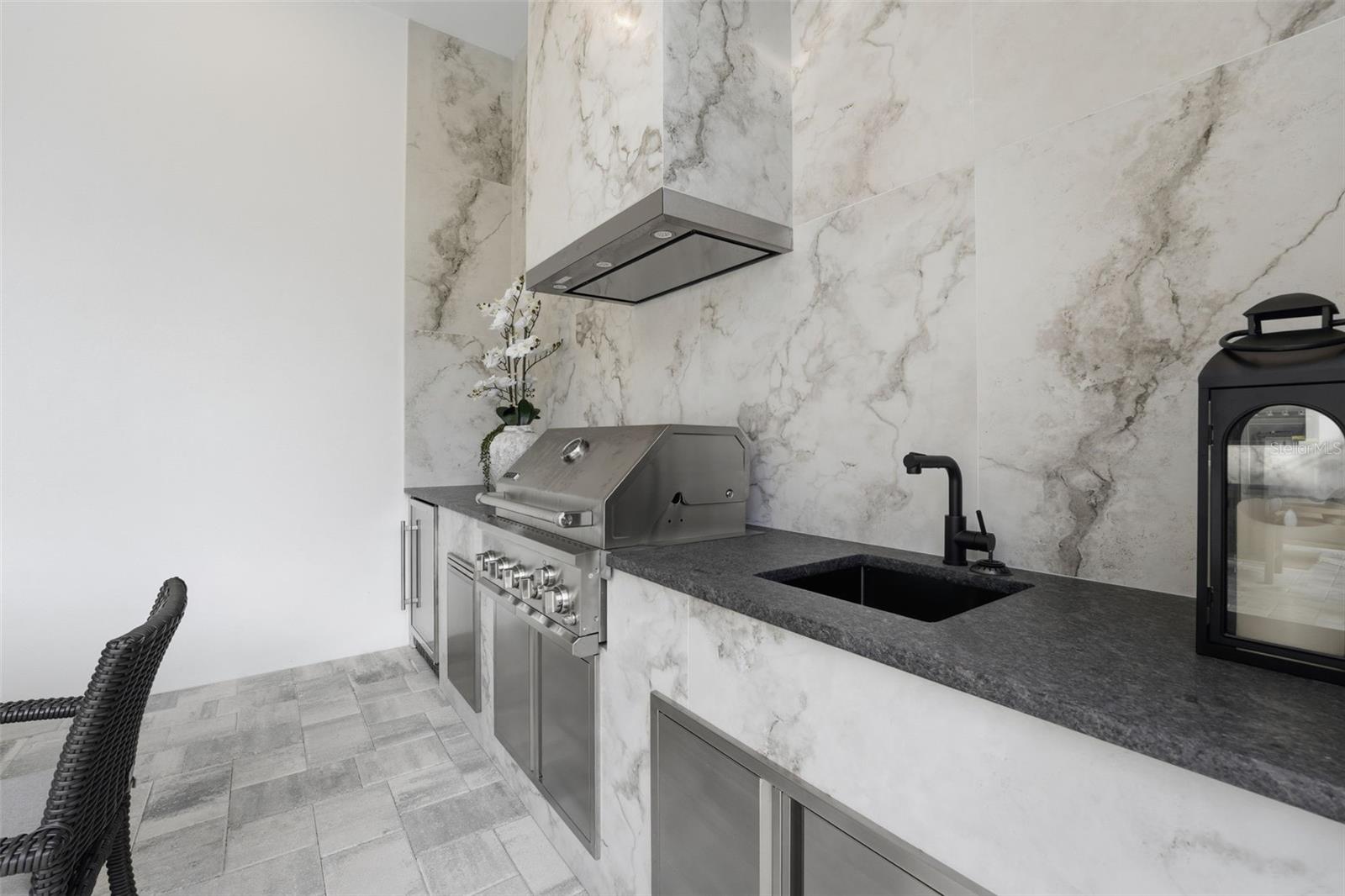 SINGLETARYS SUB - Residential