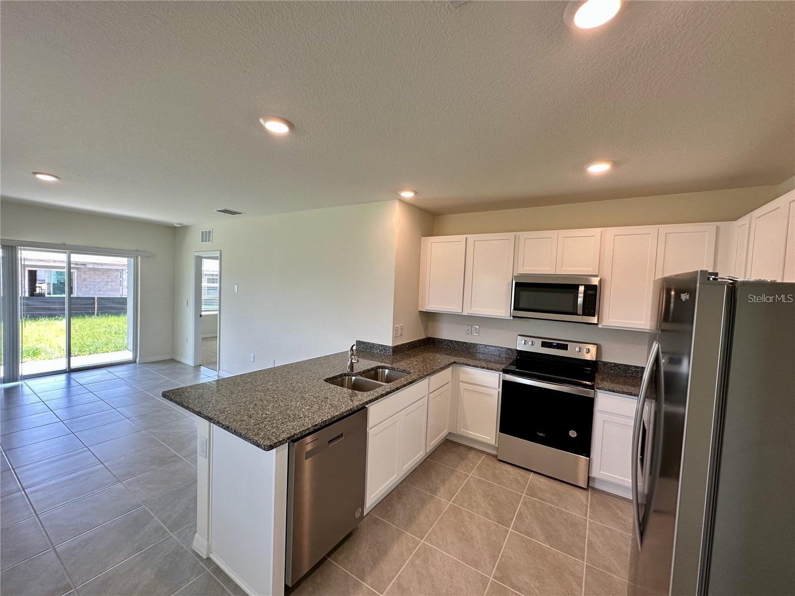 THOMPSON GROVE - Residential Lease