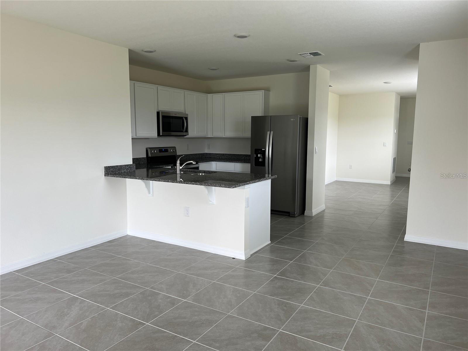 THOMPSON GROVE - Residential Lease