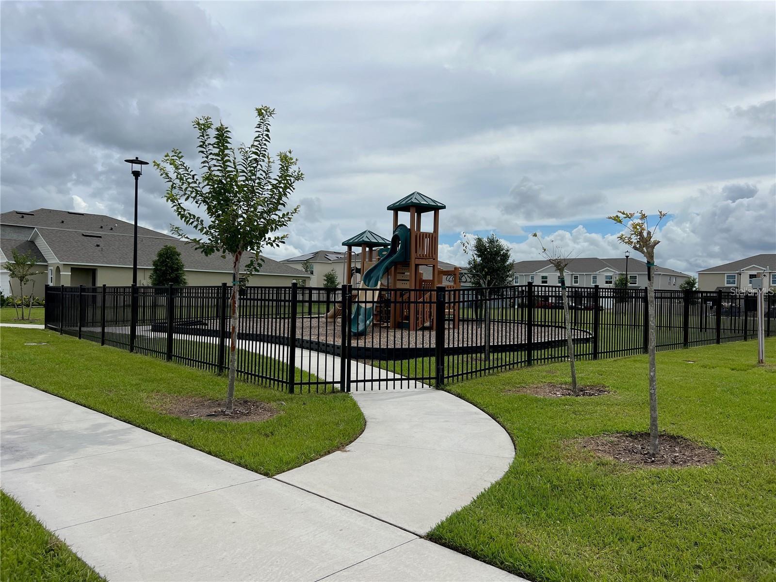 THOMPSON GROVE - Residential Lease