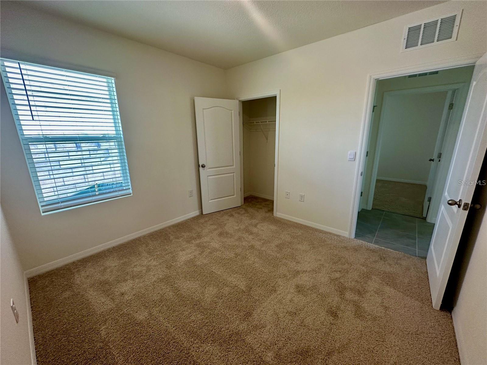 THOMPSON GROVE - Residential Lease