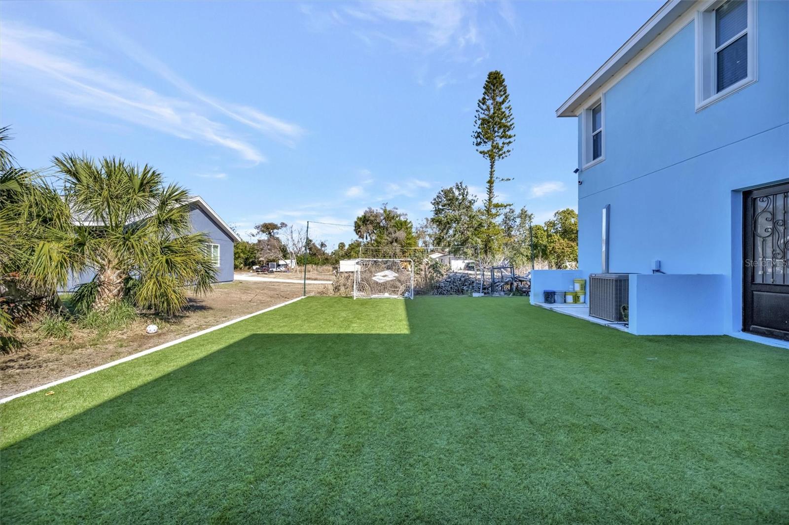 1994300; LORDS; LOT 9; PB 2/63 - Residential