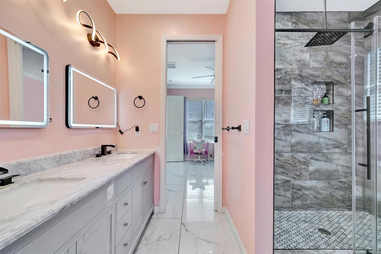 1994300; LORDS; LOT 9; PB 2/63 - Residential