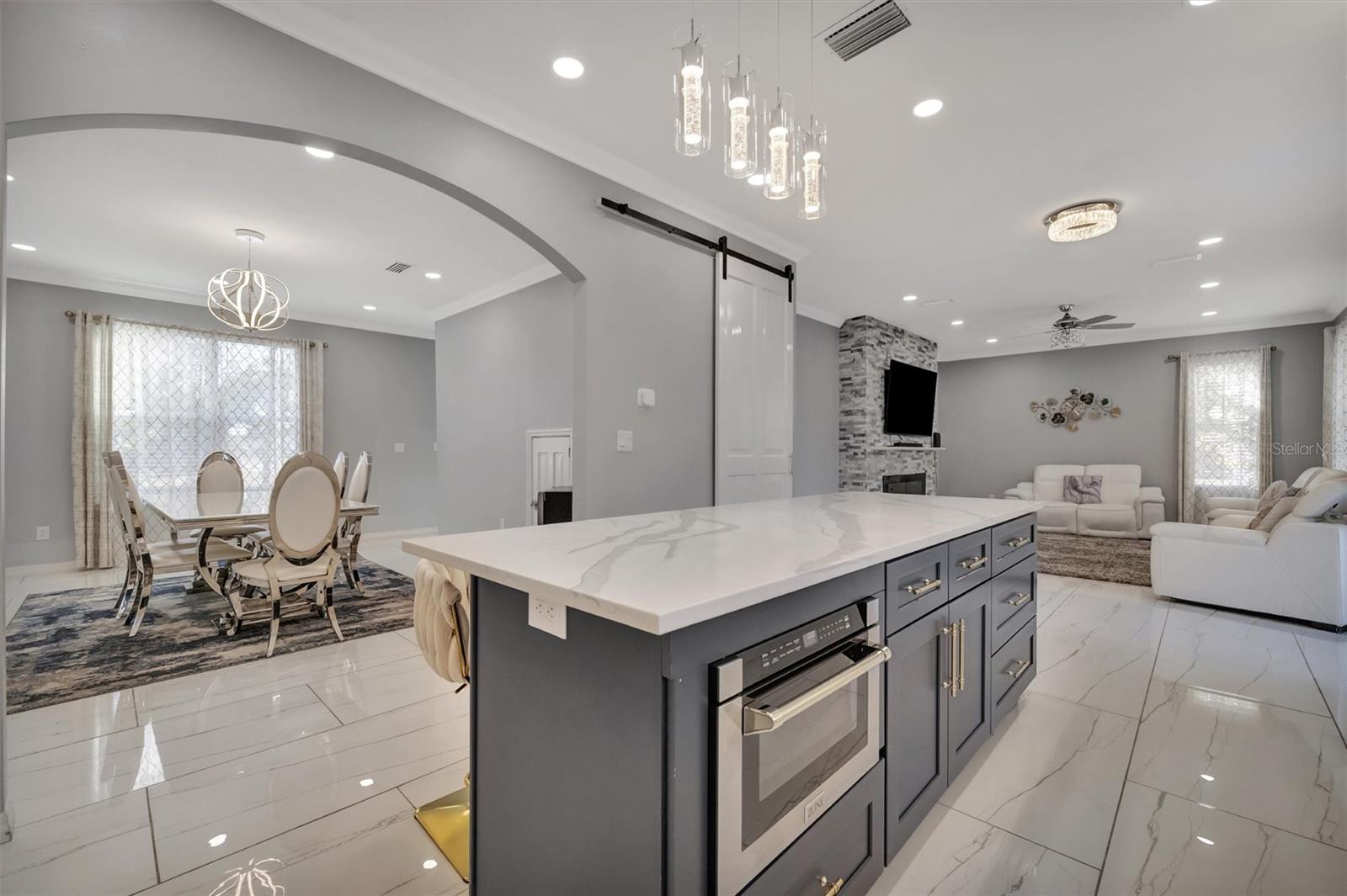 1994300; LORDS; LOT 9; PB 2/63 - Residential