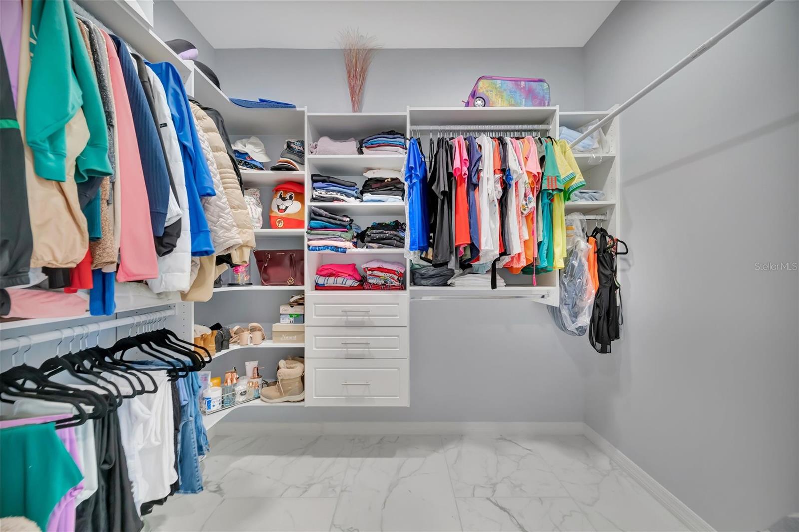 1994300; LORDS; LOT 9; PB 2/63 - Residential