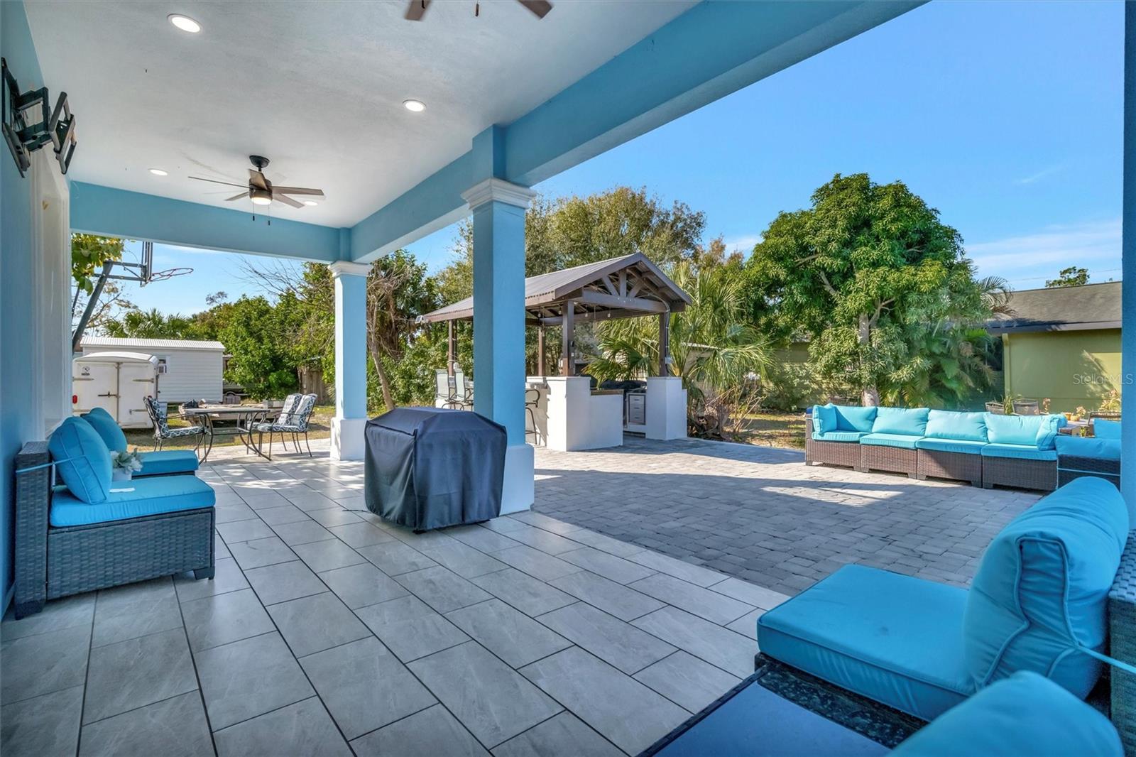 1994300; LORDS; LOT 9; PB 2/63 - Residential