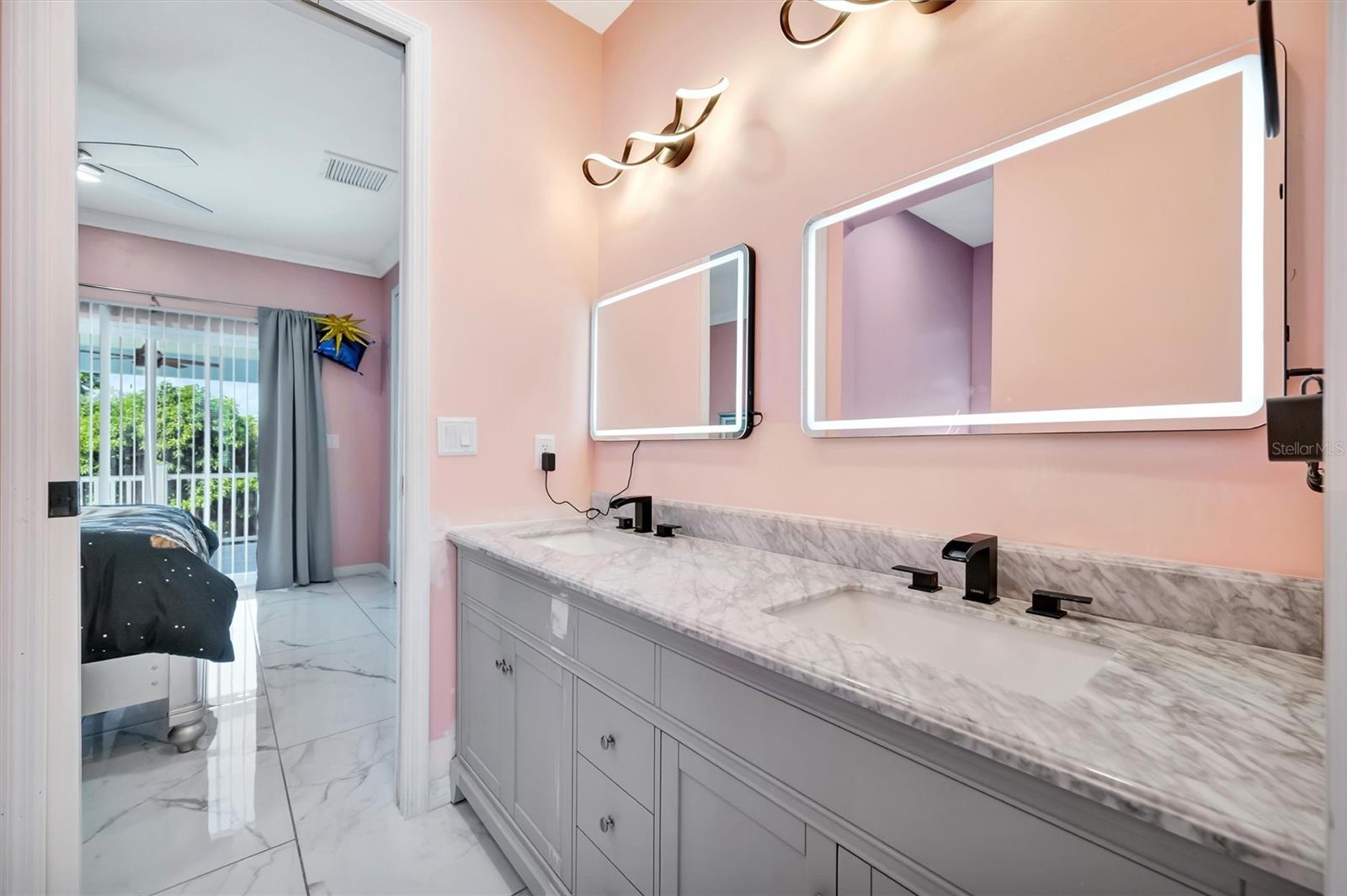 1994300; LORDS; LOT 9; PB 2/63 - Residential