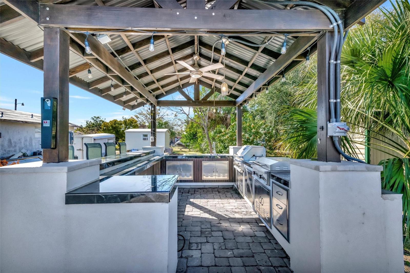 1994300; LORDS; LOT 9; PB 2/63 - Residential