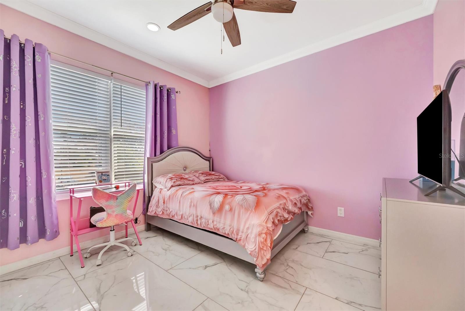 1994300; LORDS; LOT 9; PB 2/63 - Residential