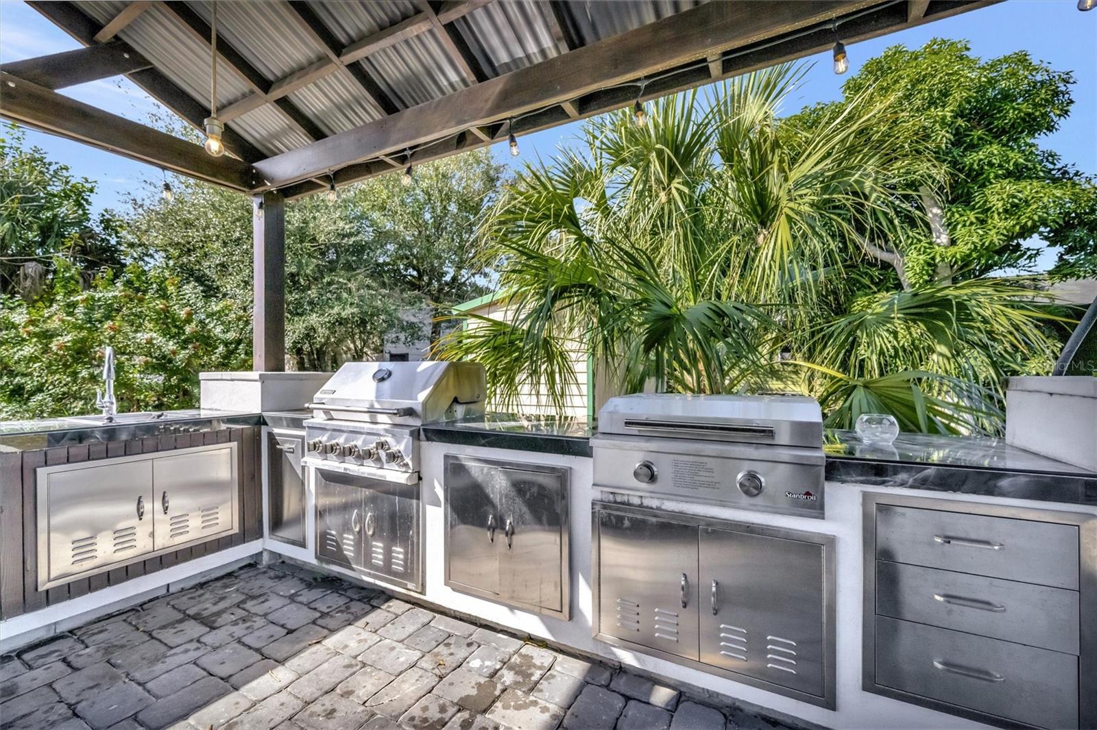 1994300; LORDS; LOT 9; PB 2/63 - Residential