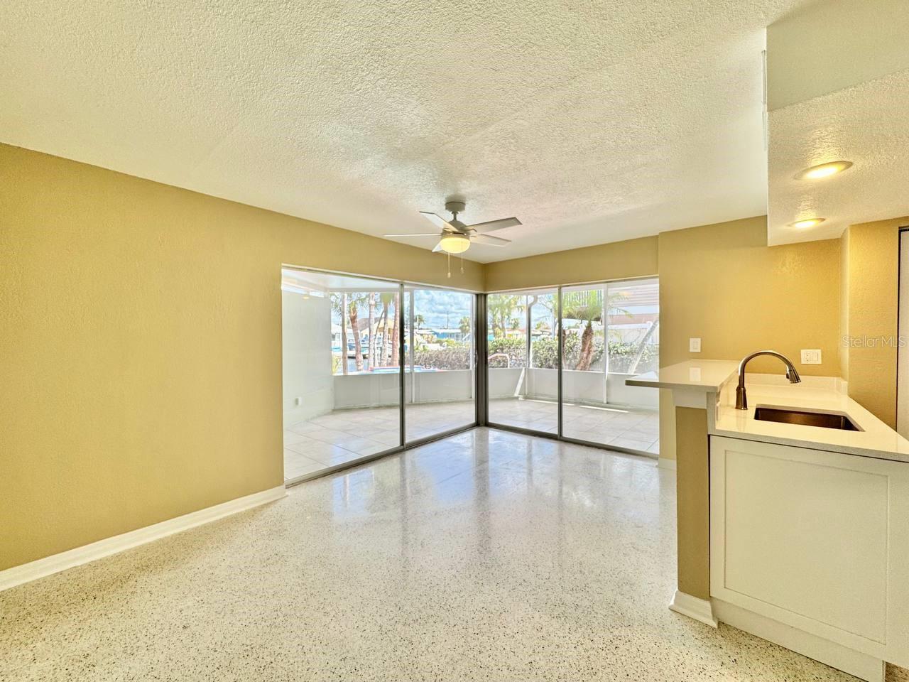 FLOR A MAR - Residential Lease