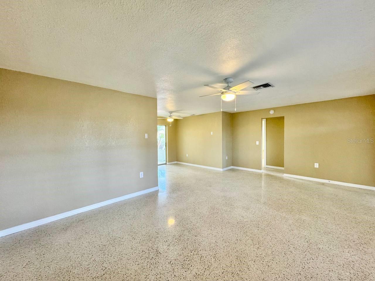 FLOR A MAR - Residential Lease