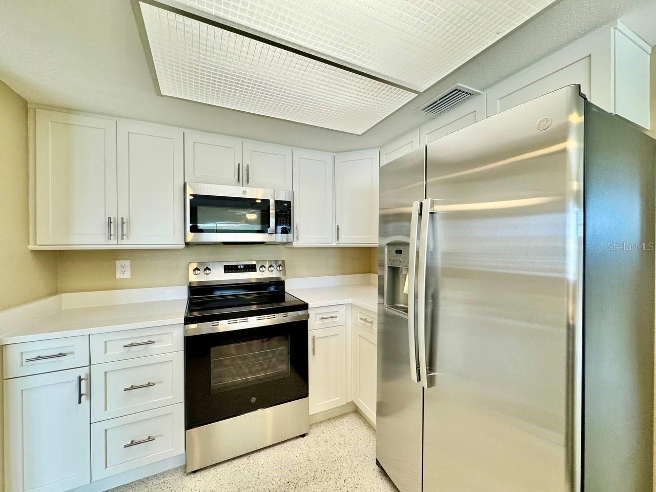 FLOR A MAR - Residential Lease