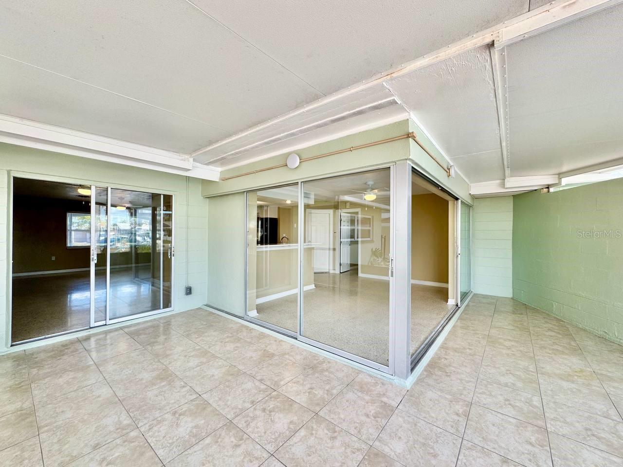 FLOR A MAR - Residential Lease