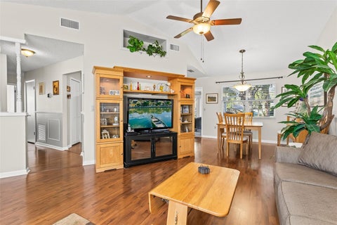 Tiny photo for 506 Galloway Court, Leesburg, FL 34788 (MLS # G5119441)
