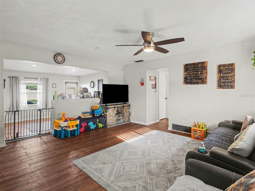 Photo of 2737 Jay Place #4, Sarasota, FL 34235 (MLS # TB8489830)