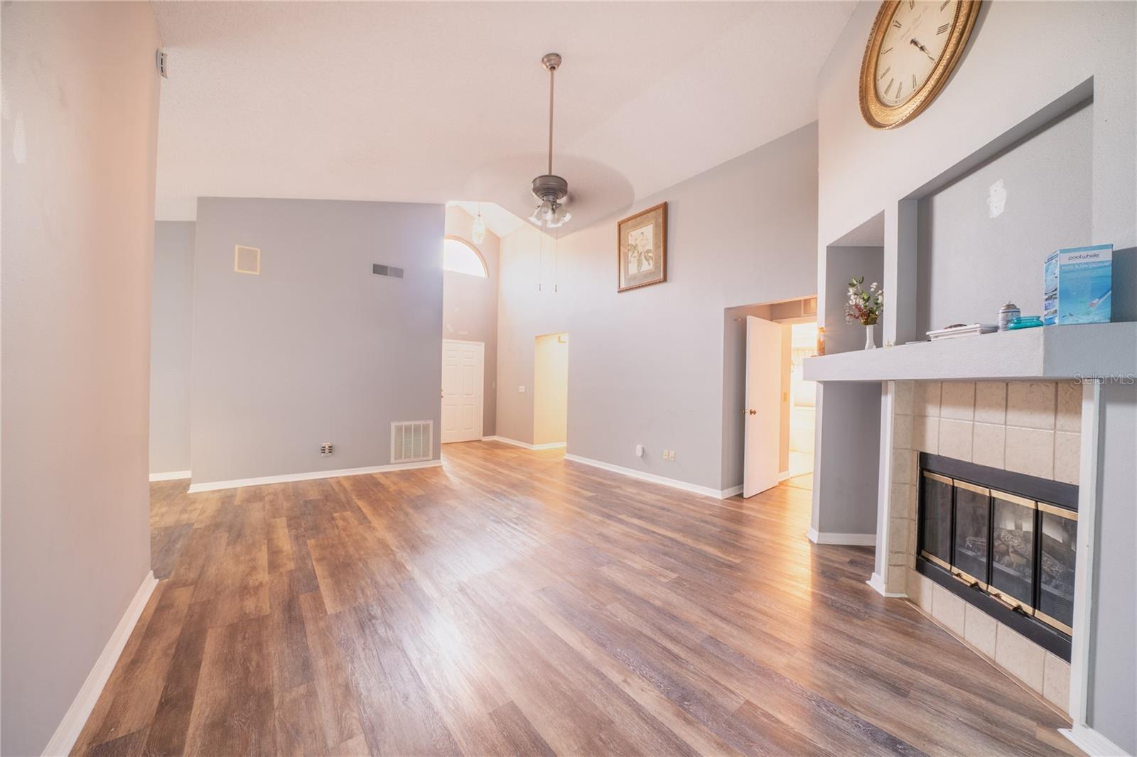 LONGBROOKE SUB UNIT ONE - Residential