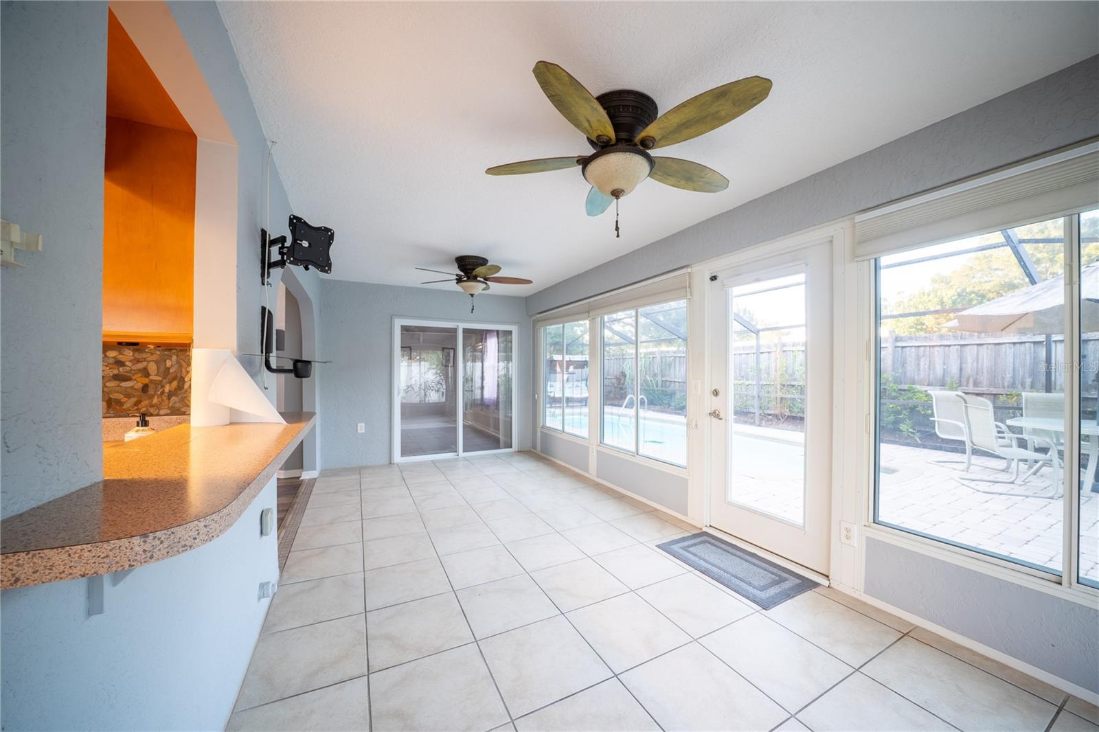 LONGBROOKE SUB UNIT ONE - Residential