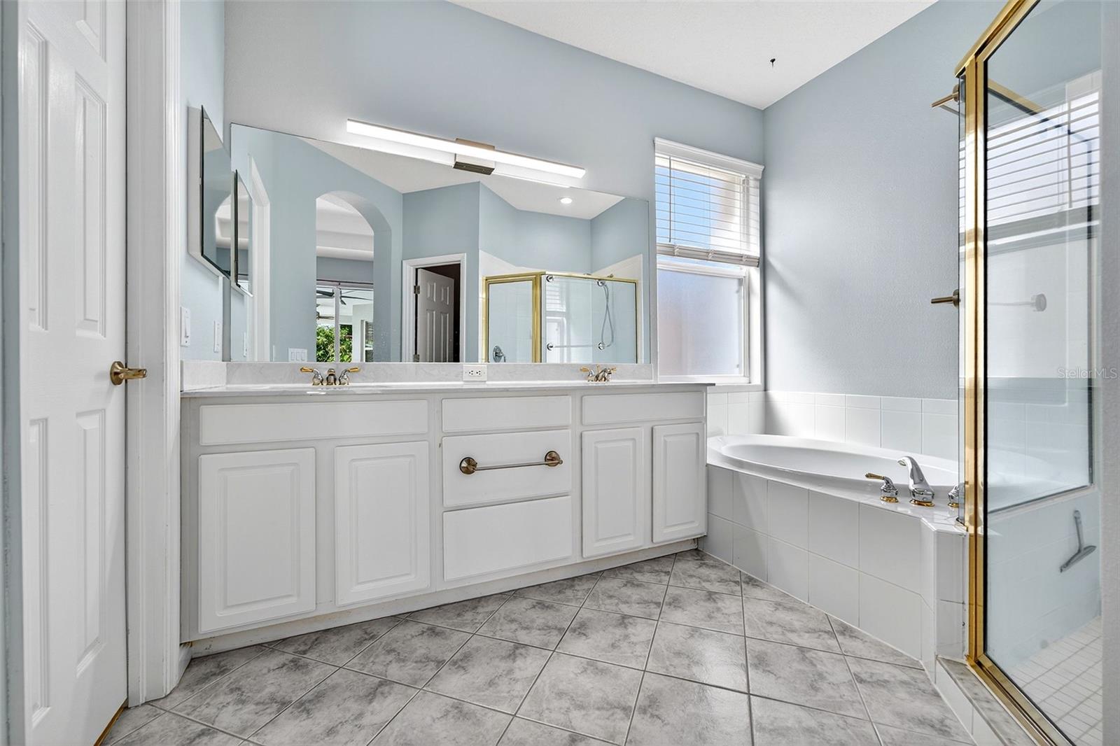 CARLYLE AT VILLAGES OF PALM-AIRE - Residential