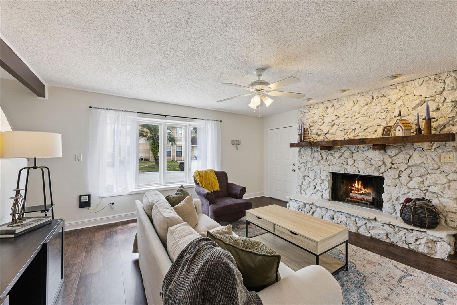445 COTTONWOOD DRIVE
