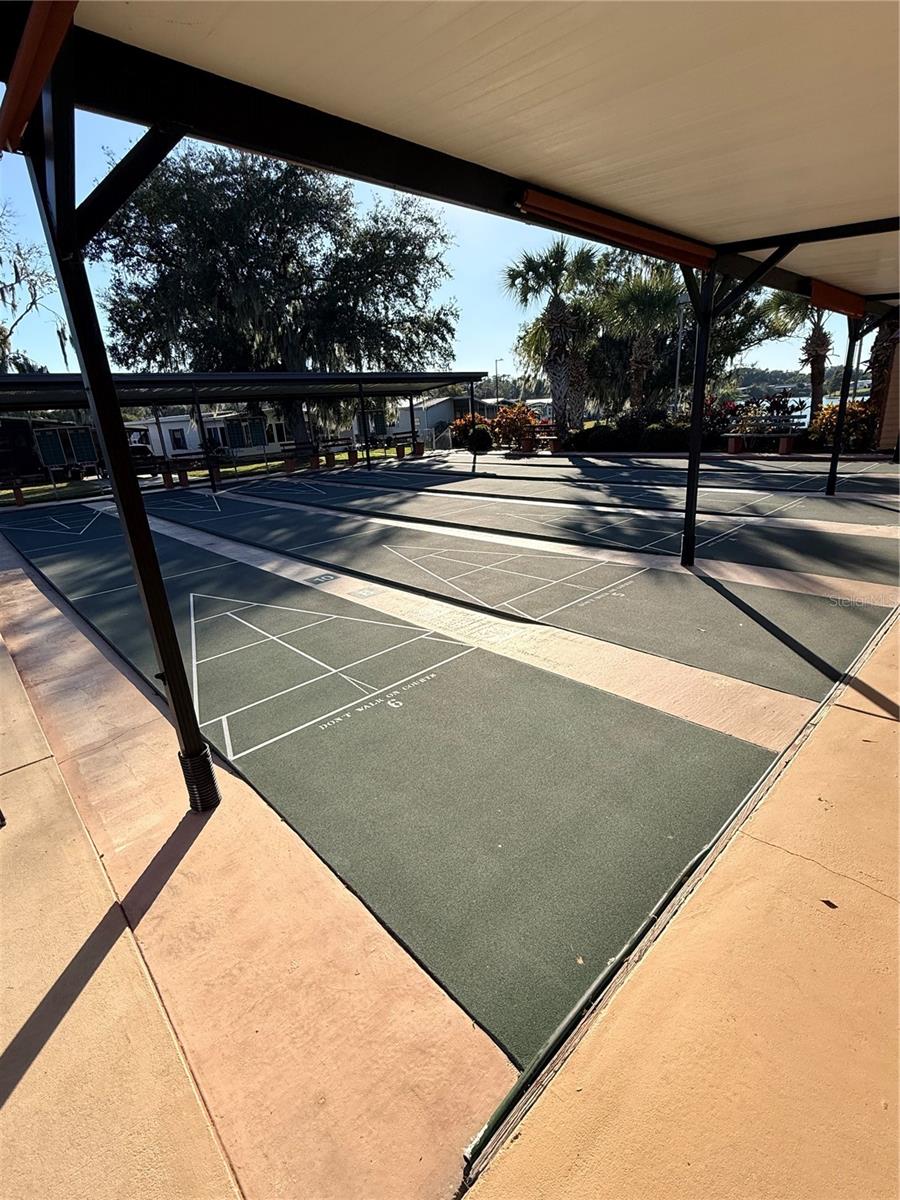 FLORAL LAKES - Residential