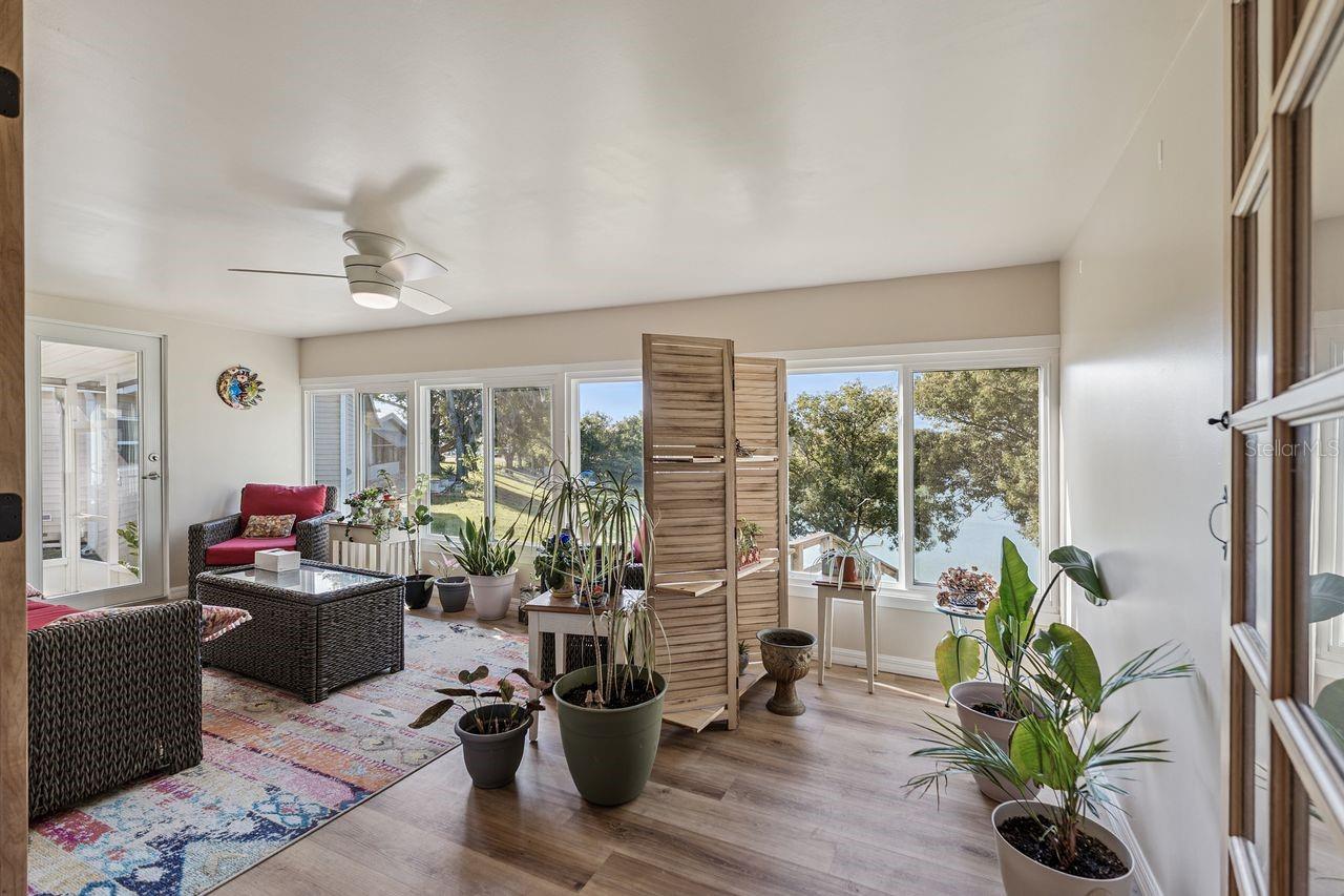 FLORAL LAKES - Residential