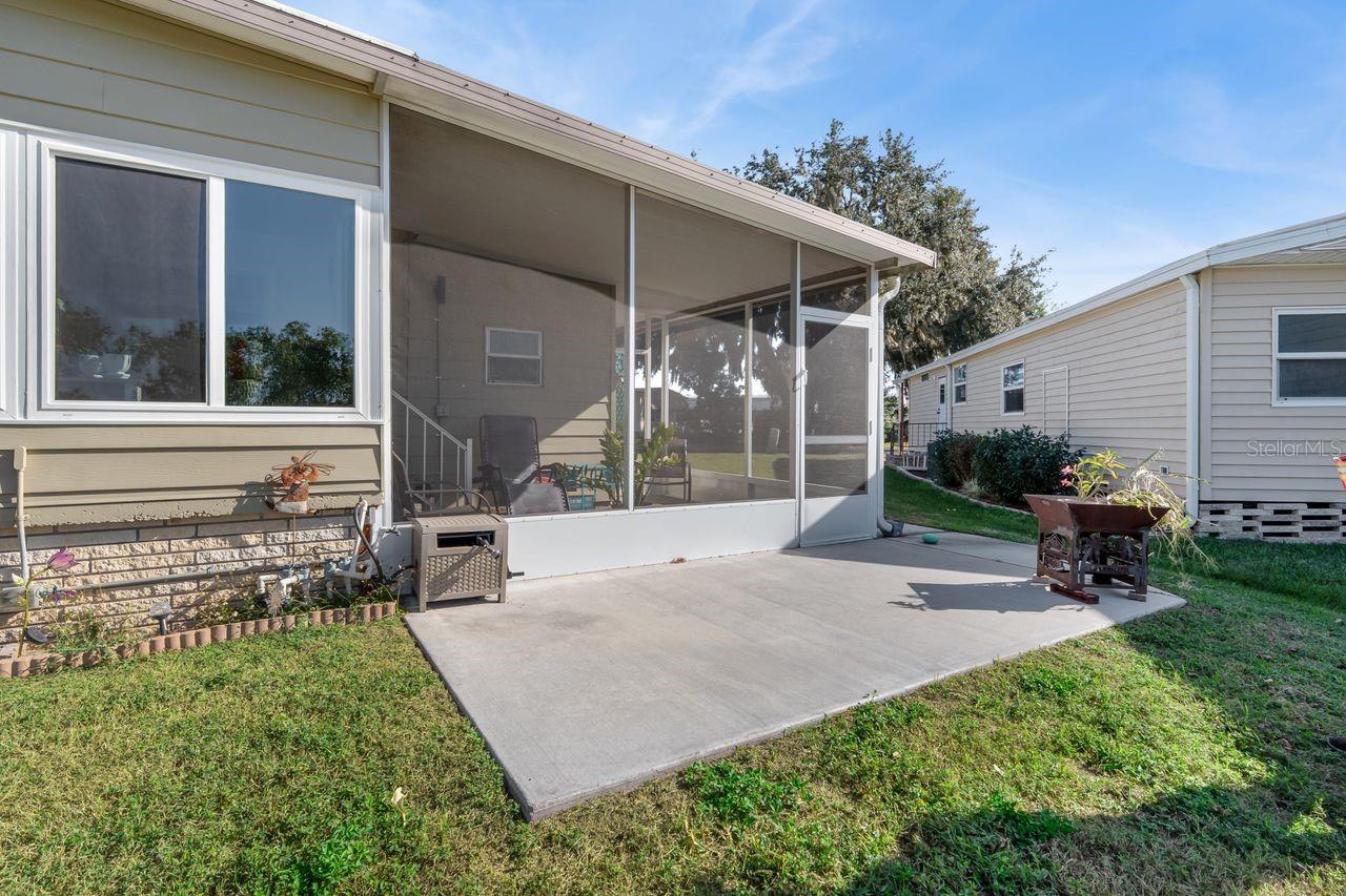 FLORAL LAKES - Residential