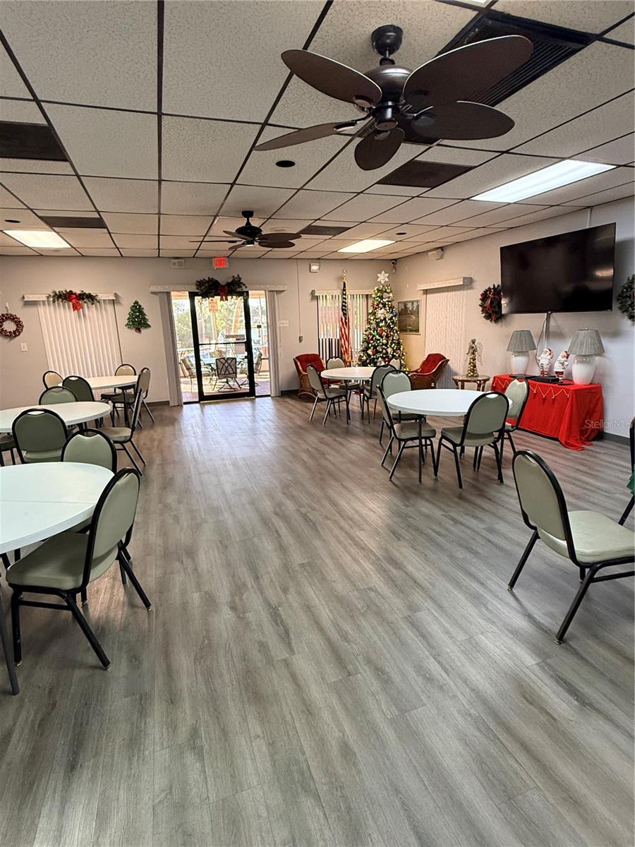 FLORAL LAKES - Residential