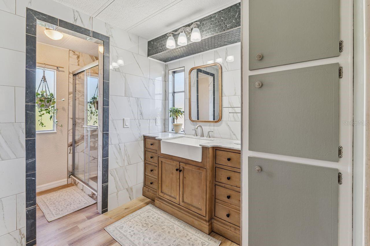 FLORAL LAKES - Residential