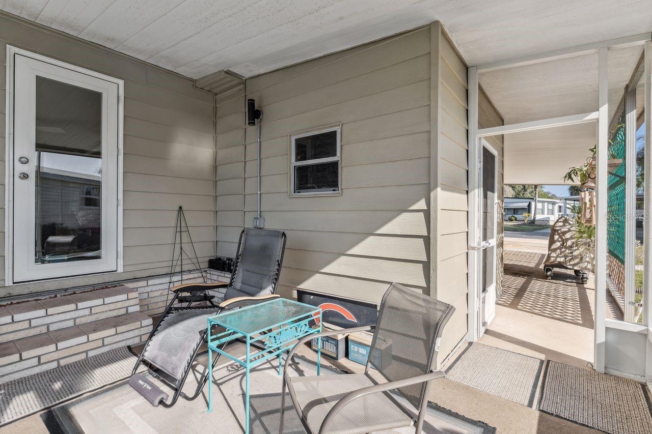 FLORAL LAKES - Residential