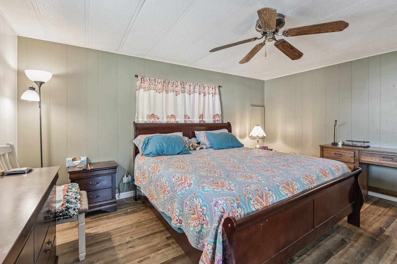 FLORAL LAKES - Residential