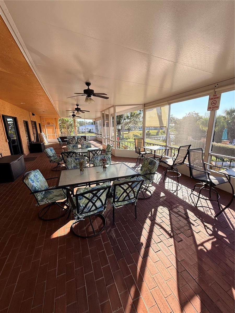 FLORAL LAKES - Residential